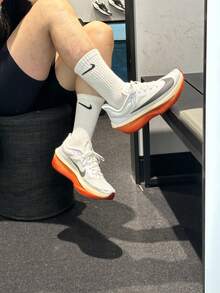 Nike 耐克男士 Zoom Fly 6 公路跑鞋 - 白黑 - 查看 6