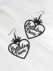 A Pair Of Minimalist Crown Heart Earrings With A High-End Feel, Featuring A Unique Design Perfect For Parties And Versatile Wear.