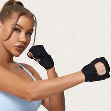 Unisex Half Finger Fitness Gloves - Non-Slip Breathable Sports Gloves With Ergonomic Design Durable Polyester Material For Gym Swimming Beach And Outdoor Activities - Black Gym Accessories Swimming Equipment Stylish Gloves Design Fitted Gloves Sports Gloves Gym Gloves Men Gym Gloves Women Gym Gloves Gym Accessories Men Gym Gloves W Gloves Men Gym Gloves Gym Gloves Women Gym Gloves - Black - View 5