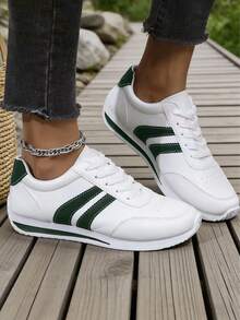 FZY New 2026 Spring Women's Wedge Platform Sneakers. Simple Lace Design For Easy Adjustment. Perfect For Commuting For Working Professionals And Students. Suitable For Everyday Wear, Sports, And Outdoor Activities Such As Walks. Lightweight And Soft Sole; Durable And Easy To Care For. Pairs Well With Various Casual Trousers. A Suitable Valentine's Day Gift For Couples. Breathable And Comfortable, Casual Women's Sneakers, Suitable As A Holiday Gift Or Used As Low-Top Skate Shoes. - 綠色 - 查看 6