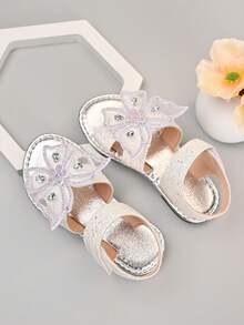女童银色蝴蝶亮片公主凉鞋，夏季魔术贴软底水钻露趾儿童凉鞋 - 米色 - 查看 5