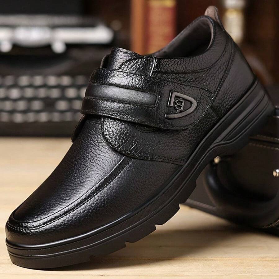 (Setengah Ukuran Lebih Besar) Sepatu Slip-On Pria Vintage, Penutup Velcro, Bagian Atas PU yang Nyaman, Sol Luar Anti Selip yang Lembut, Sepatu Ukuran Besar