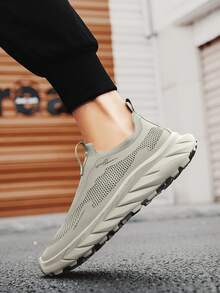 卡其色极简拼接鞋面男士套脚运动鞋，透气网布舒适防滑厚底，适合户外、日常、跑步、休闲运动，四季皆宜。 - 卡其色 - 查看 6