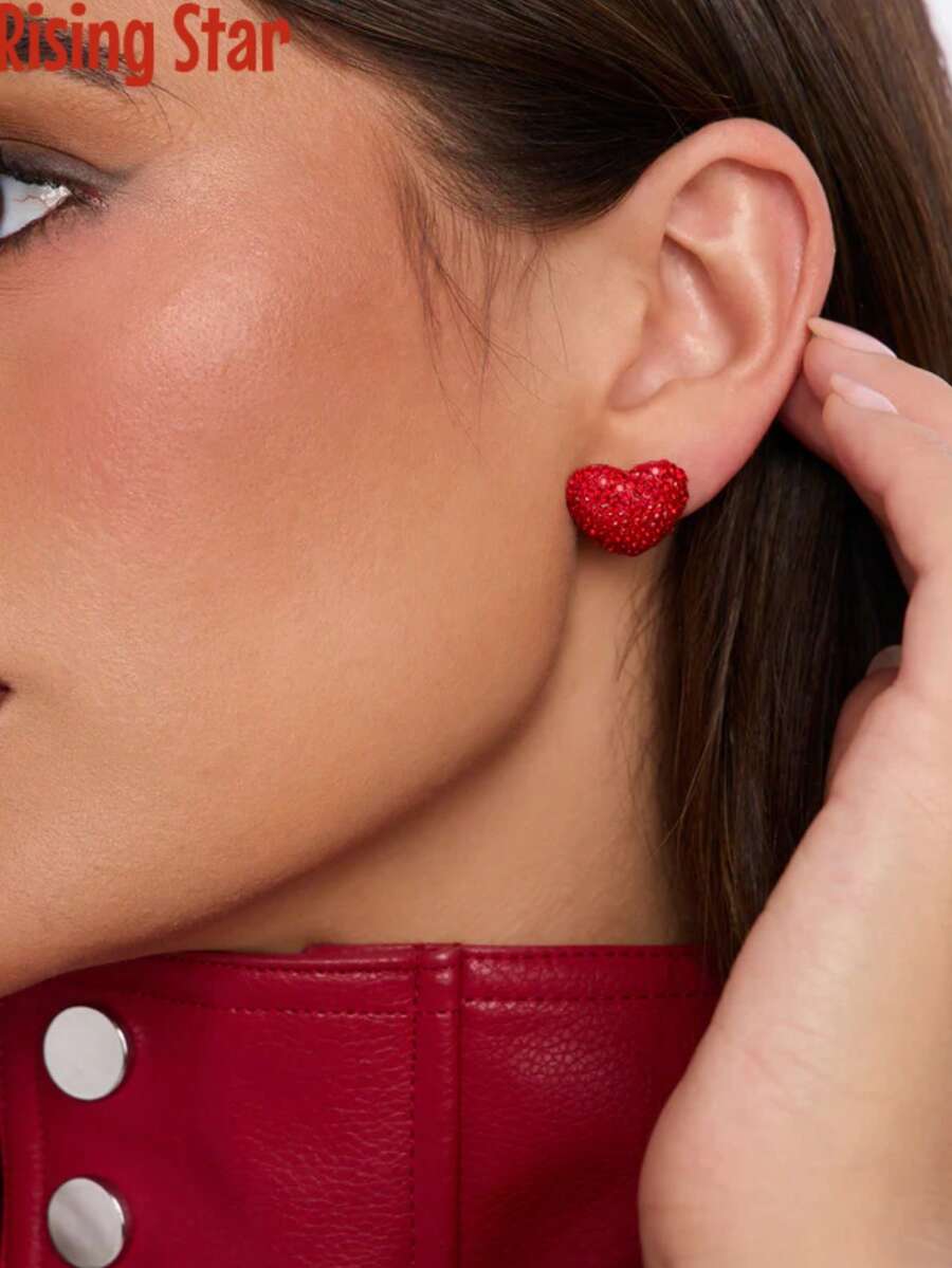 1 Pair Women's Red Heart-Shaped Full Rhinestone Earrings, Sweet Girly Style, Versatile And Fashionable, Suitable For All Occasions