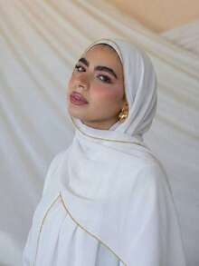 1 Stück Damen Einfarbiger Chiffon Hijab mit Kettenkante, leicht & atmungsaktiv, Kopftuch mit metallischer Kontrastfarbe-Kette, vielseitig & UV-schützend, geeignet für den täglichen Gebrauch - Verschiedenfarbig - Übersicht 3