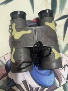 高清紧凑型双筒望远镜，适合徒步旅行、观鸟和登山。可调节焦距，轻便的户外光学设备，适用于露营、旅行和野生动物观察。户外探险的理想之选。 - 彩色 - 查看 9