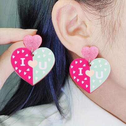 2只可爱爱心亚克力撞色耳环，“我爱你”，适合作为情人节、母亲节、节日礼物或日常佩戴。