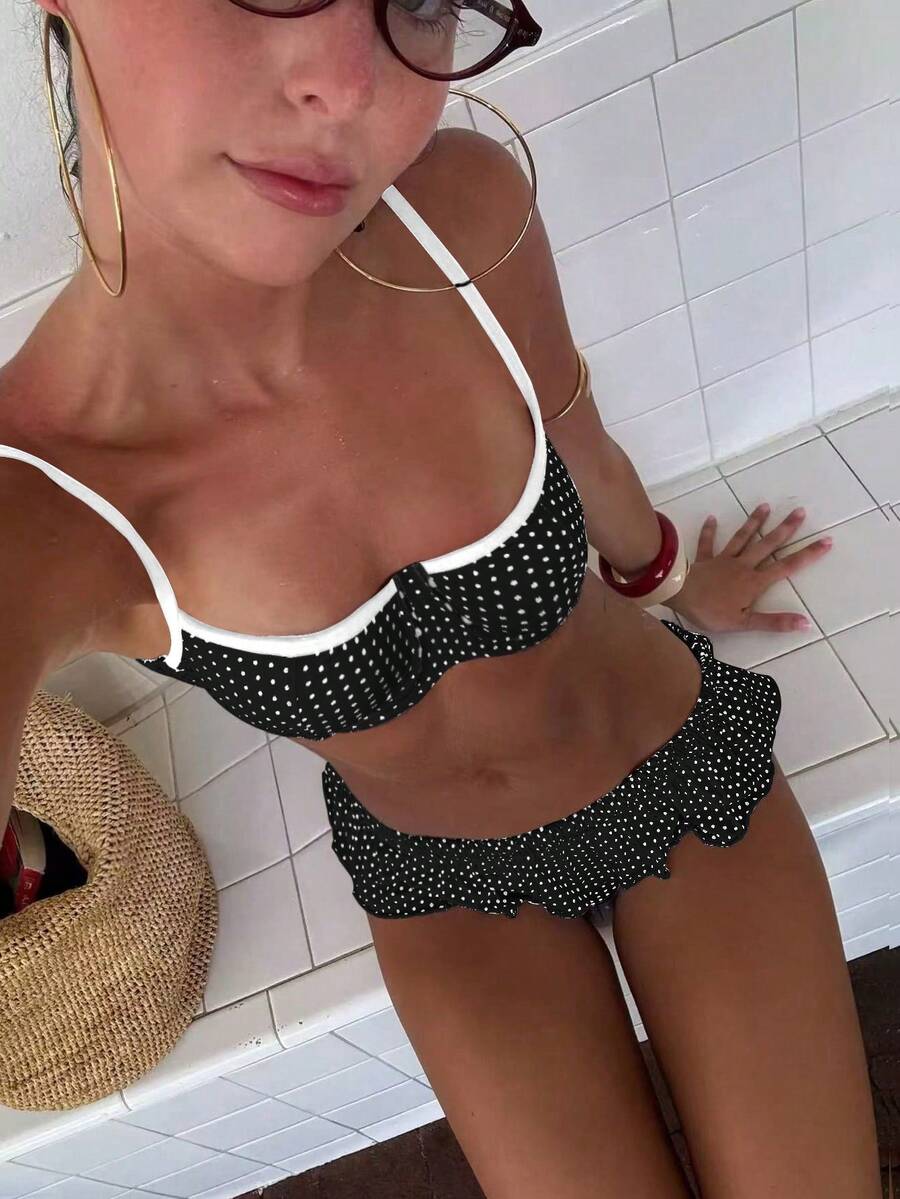 Bộ bikini hai mảnh cổ yếm chấm bi đen trắng phối màu retro dành cho nữ, kiểu dáng gợi cảm với bèo nhún, thích hợp cho bãi biển, mùa hè, mùa xuân 2026, trang phục sinh nhật cho nữ, đồ tập thể dục cho nữ, váy thanh lịch cho nữ, trang phục đi nghỉ mát cho nữ, áo thun thường ngày cho nữ - Đen và trắng - Xem 1