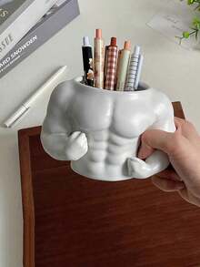 1个独特的肌肉男笔筒装饰品，健美运动员肌肉造型桌面收纳盒，高品质笔筒，文具和化妆品工具收纳盒，适用于学校、办公桌 - 彩色 - 查看 2