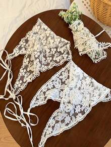 白色针织花卉网纱围巾/发带/腰带套装，适合女士度假装扮，包括蕾丝吊带背心腰带、带蕾丝边的弹力腰带、优雅的春夏蕾丝荷叶边半身裙，随机花卉图案 - 彩色 - 查看 1