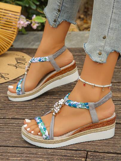 1 đôi sandal cao gót dành cho tuổi teen mùa xuân/hè, kiểu dáng tối giản thời trang, nhẹ và thoải mái, họa tiết hoa, phù hợp cho đi chơi hàng ngày, kỳ nghỉ, đi biển, sandal đế dày.