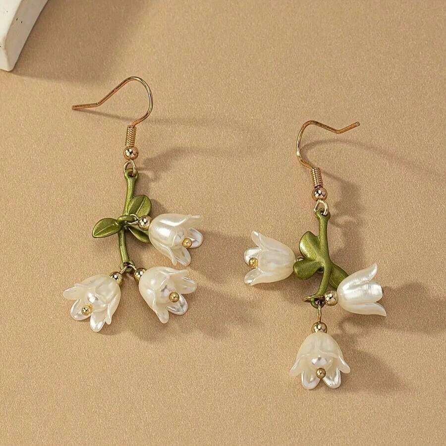 Stylish White Lily-Of--Valley Pendant Earrings - Bohemian Style, Made Of Zinc Alloy With Iron Ear Studs, Suitable Casual Wear. - 彩色 - 查看 1
