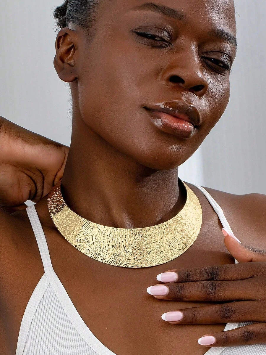1pc Women's Exaggerated Metal Texture Oversized Choker Necklace, Fashionable Chunky Style Suitable For Party Wear - Gold - View 1