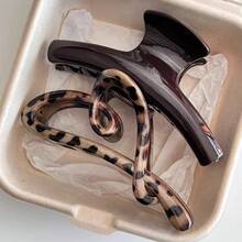 2个/1个 女士 4.65英寸/11.8厘米 棕色豹纹心形大号轻便塑料发夹，时尚百搭高端优雅简约纯色发爪，适合日常休闲、派对、通勤、度假、扎马尾、盘发、洗脸、化妆等场合，是女性优雅发饰的理想之选。 - 彩色 - 查看 1