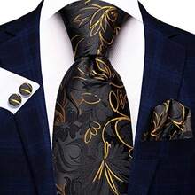 Floral negro y dorado