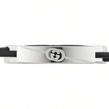 优雅银色吊牌皮革手链，男女皆宜 - 黑色皮革表带，饰有斜向互扣式 G 银色吊牌，滑动式搭扣，采用现代意大利工艺精制而成，是生日、情人节或日常佩戴的理想之选 - Gucci YBA774464001 - 黑色 - 查看 2
