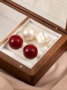 1Pair Autumn Winter Simple, Exquisite And Elegant Retro Red Faux Pearl Design Earrings, Unique Festive Temperament, Gorgeous Feeling, Women's Wedding Banquet Events, Fashionable Holiday Dressing Earrings