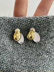 一对简约的欧美风格几何时尚金属撞色耳环，质感高端，佩戴方式多样，尽显奢华优雅。 - 金色+銀色 - 查看 6