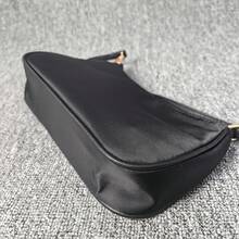 Elegant Women's Shoulder Bag With Gold Chain Strap, Pink Accent And Classic Design - Fashionable Dual-Tone Crossbody Bag, Suitable For Daily Use - Black - View 4