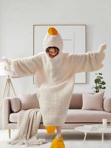 Bộ 2 món gồm áo khoác nỉ lông ngỗng cỡ lớn có mũ, kèm túi, và dép đi trong nhà hình chân ngỗng. Chất liệu vải flannel ấm áp và thoải mái, món quà hoàn hảo cho người lớn - món quà ấm áp nhất. (Màu sắc có thể hơi khác, sản phẩm thực tế sẽ khác.) - Nhiều màu - Xem 6