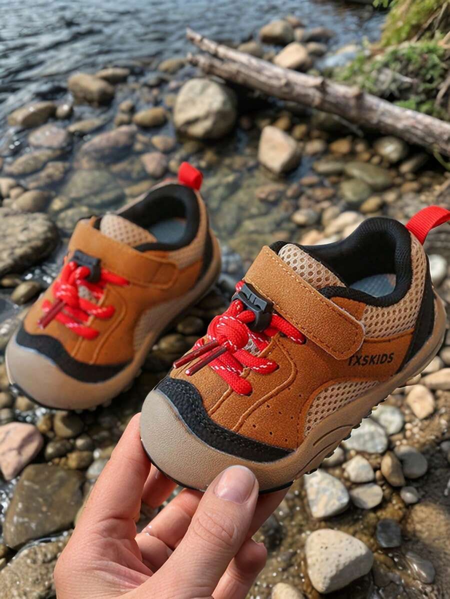 2026款新款幼儿男女童平底鞋，包头设计，撞色鞋面，双系带设计，易于穿脱，柔软防滑鞋底，适合幼儿、公园、亲子活动等场合。 - 駝色 - 查看 1