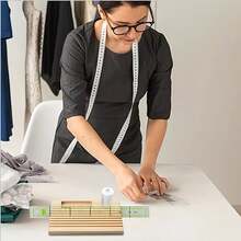 Soporte de regla de madera para coser y acolchar - Soporte de almacenamiento de herramientas de manualidades con ranuras, regla e hilo, para almacenamiento de suministros de costura - D - Ver 8