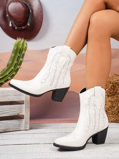 بوت أنيق للسيدات بكعب سميك ذو لون أحادي وأصابع مربعة، بتصميم غربي عصري، سهل الارتداء