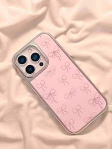 1 件装，银色边缘饰以精致蝴蝶结，采用硅胶保护壳，时尚美观，个性十足。兼容 17、 17 Pro Max、 16 Pro Max、 15 Pro、 14 和 13/12/11。适合作为情人节、生日或母亲节礼物送给家人、朋友、姐妹或女友。 - 粉色 - 查看 5