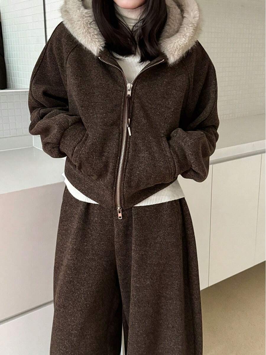 Women Outdoor Pants - Retro Brown (outerwear) - View 1