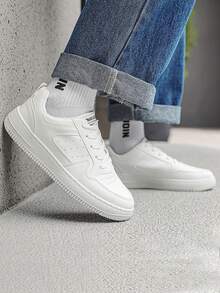 （尺码偏小一码）男士新款气垫滑板鞋，防滑、轻便、舒适、休闲一脚蹬运动鞋，白色时尚运动鞋，男士休闲白鞋（尺码偏小一码）