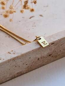 1件简约不锈钢金色字母吊坠项链，精致字母项链，女士婚礼首饰配饰，情人节礼物 - 金色 - 查看 5