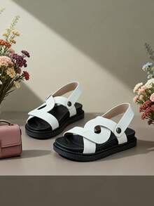 2026春夏限量版黑白软底童鞋【3-12岁女童】，PU材质，黑白镂空交叉设计，黑色橡胶防滑厚底，适合日常休闲城市漫步 - 黑與白 - 查看 4