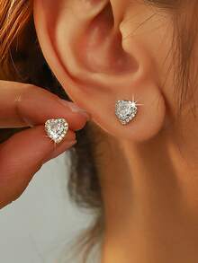 1 Đôi bông tai hình trái tim sáng bóng, kiểu dáng cổ điển, đa năng, trang sức thanh lịch phù hợp để đeo hàng ngày. - Bông tai hình trái tim - Xem 3