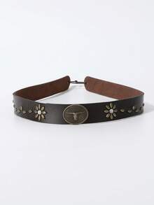 棕色毡帽，配黑色皮带、金属花朵铆钉和圆形徽章，朋克风格，适合节日、街头和日常穿着。