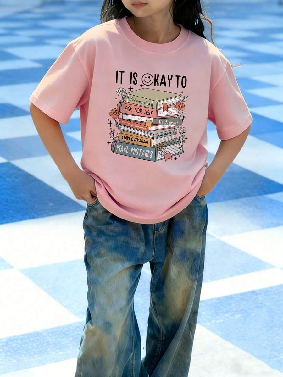 返校必备！这款休闲印花圆领短袖T恤是夏季女孩的理想之选，也是年轻学生校园穿搭的完美搭配。它印有“热爱学习和阅读”的图案，展现女孩的艺术个性，激发她们的想象力和自我表达！女童印花T恤，夏季上衣，青少年服装。