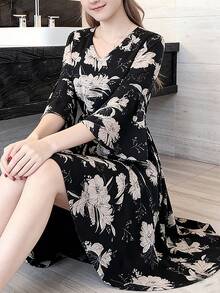 Vestido corto de mujer Vestido primaveral/veraniego con estampado floral en blanco y negro, cuello en V, cintura con cordón, mangas acampanadas, silueta A de talle alto, largo corto, elegante y favorecedor, con aire de cuento de hadas. - Negro - Ver 6