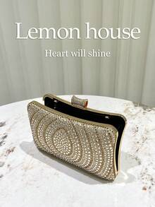 1 chiếc ví cầm tay dự tiệc sang trọng dành cho nữ, đính đá lấp lánh, có dây đeo vai tháo rời, thích hợp cho các dịp trang trọng như đám cưới, tiệc tùng, dạ hội. - Vàng - Xem 8