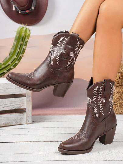 2026 New Women's V-Cut Embroidered Shaft Chunky Heel Cowboy Boots, Retro Short Ankle Pointed Toe Western Boots