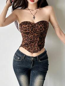 Top Dazzle 女士豹纹无肩带露脐上衣，无袖露背针织面料，不对称下摆，性感嘉年华舞台演唱会必备 - 棕色 - 查看 1