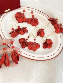 一对轻盈奢华的优雅红色花瓣耳环，新款中国风时尚几何高端耳环，适合婚礼和正式场合，珠宝礼品 - 彩色 - 查看 2