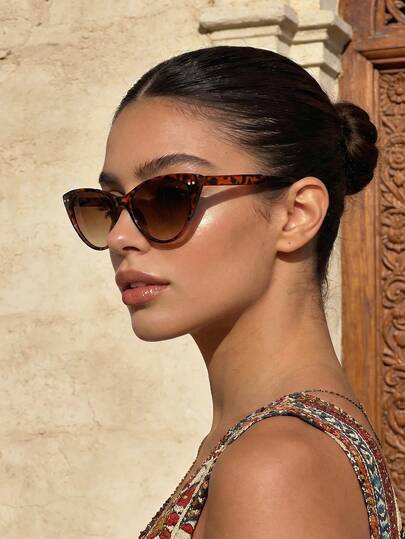 Women Bohemian Retro Cat Eye Leopard Print Fashion Glasses, Classic Plastic Frame Shades, Summer Holiday Essential Vintage Sunglasses For Beach Travel Daily Wear Driving