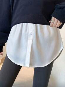 تنورة نسائية قطعة واحدة بطراز كوري بسيط، مثالية للتنسيق فوق قميص أو تي شيرت مزين بأبيض، طويلة وتغطي الأرداف. - أبيض - مشاهدة 4
