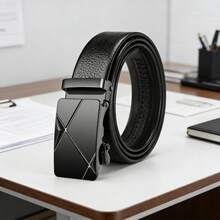 男士经典商务简约皮具四件套，包含两个钱包和两条皮带，PU材质，一套日常使用，一套备用。是送给父亲、自己、岳父、兄弟、朋友或情侣的完美礼物——双倍的爱意，一次下单，双倍满足。 - 黑色 - 查看 5