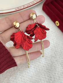 一对轻盈奢华的优雅红色花瓣耳环，新款中国风时尚几何高端耳环，适合婚礼和正式场合，珠宝礼品 - 彩色 - 查看 8
