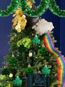 一套圣帕特里克节爱尔兰节日悬挂装饰，包括圣帕特里克节绿色三叶草花环、木质装饰和三叶草饰品，适合春季派对，寓意吉祥，可用于圣帕特里克节室内外家居派对装饰，亦可作为节日礼物。 - 彩色 - 查看 1