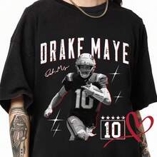 Drake Maye With Signature Shirt, Drake Maye Shirt, Football Bootleg Rap Tee, New England Football Vintage Tee, Game Day Shirt - màu đen - Xem 1