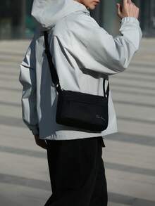 1个防水面料男士斜挎包单肩包手机包零钱包，轻便便携多层收纳包，适合上学、旅行、通勤、出差、购物、运动等场合，柔软涤纶材质，适合男士、大学生、男友、丈夫、白领、爸爸等日常户外使用，理想的手机耳机收纳包。 - 黑色 - 查看 7