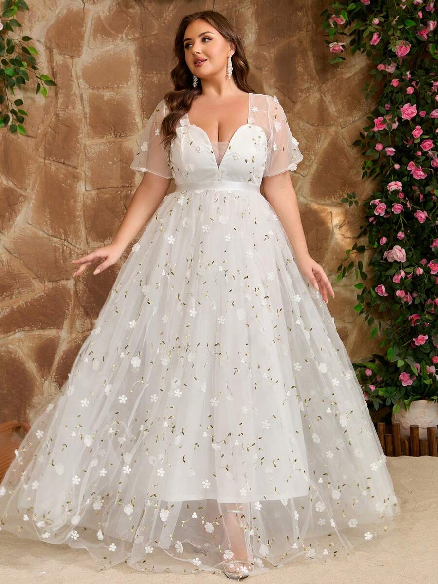 女士大码优雅复古浪漫亮片网纱刺绣拼接婚纱，适合新娘送礼会、婚礼、单身派对、订婚早午餐、蜜月招待会、彩排晚宴、正式晚宴、春夏秋季等场合。