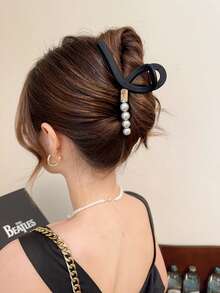 1件装女士黑色植绒一体式大号仿珍珠水晶亚克力鲨鱼爪发夹，时尚休闲简约优雅新款，适合日常外出、聚会、约会等场合。