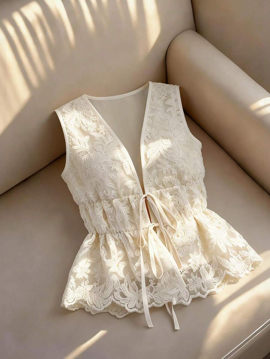 Elegant Retro French Style Lace Embroidered Camisole With Tie-Up Plunging V-Neck Sexy Fitted Crop Top, Spring/Summer - Apricot - View 1